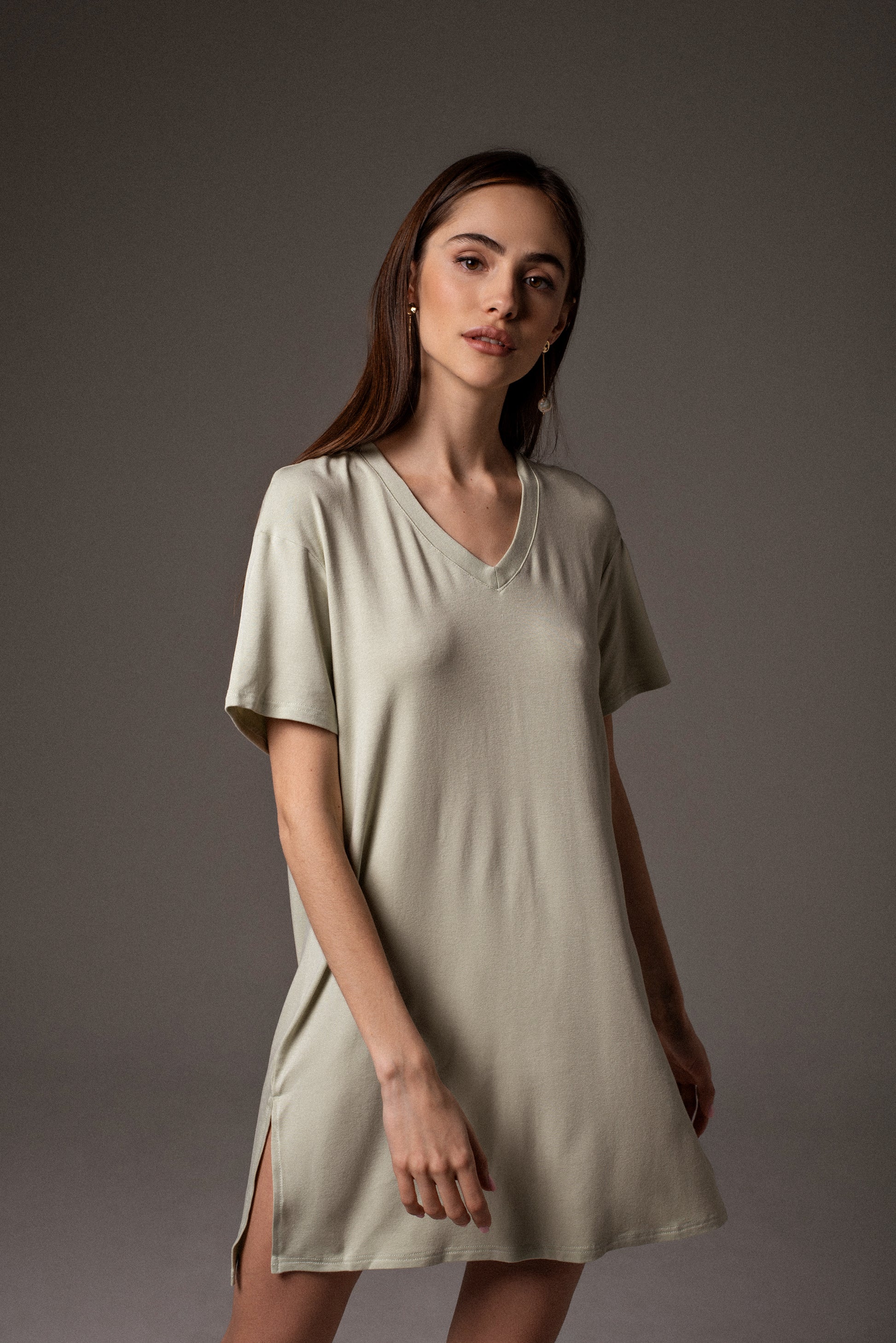 жіноча oversize футболка оливкового кольору